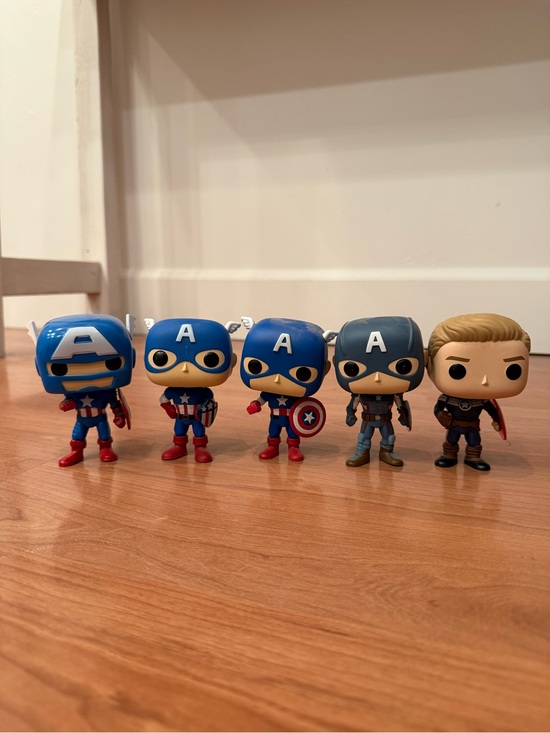 Funko Other - Set of 5 Funko Captain America Vinyl Figures - Blue, Red, White